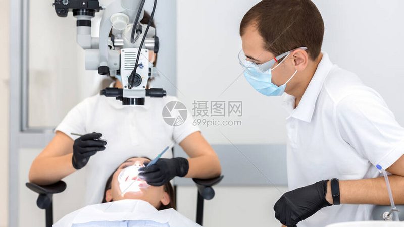 单颗种植牙材质，如何选最靠谱？**